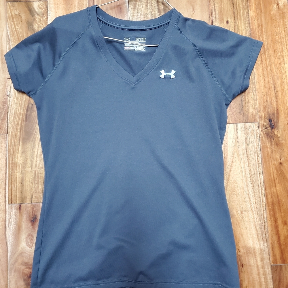 Under Armour womens tshirt